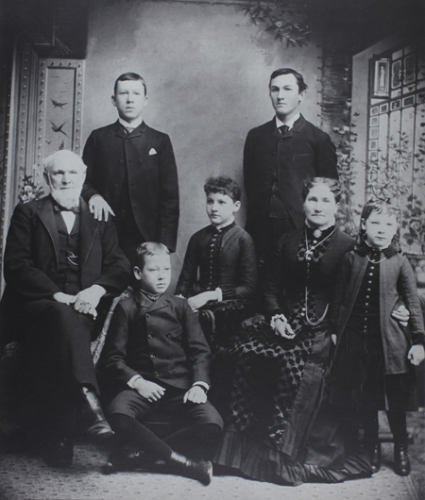 JohnCalvertFamilyPhoto_V450W